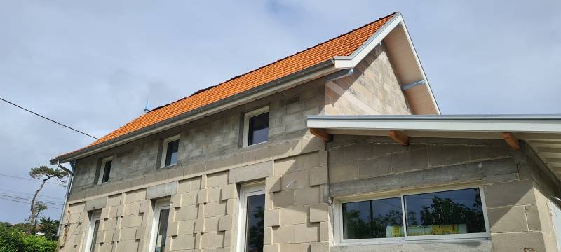 Réalisation d’une toiture, charpente traditionnelle et tuiles mécaniques à Lacanau en Gironde