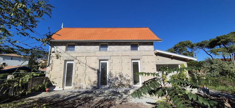 Réalisation d’une toiture, charpente traditionnelle et tuiles mécaniques à Lacanau en Gironde